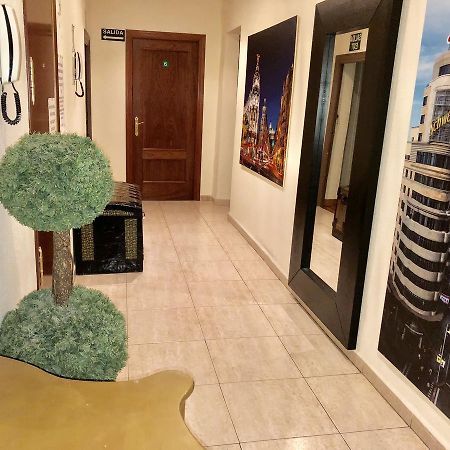 Hostal Arriaza Madrid Buitenkant foto