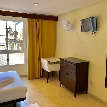 Hostal Arriaza Madrid Buitenkant foto