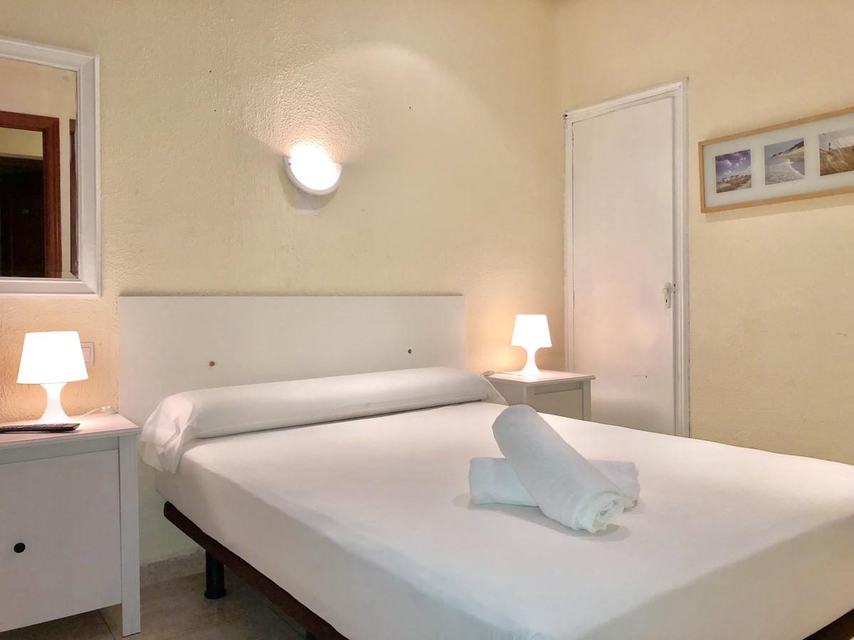 Hostal Arriaza Madrid Buitenkant foto