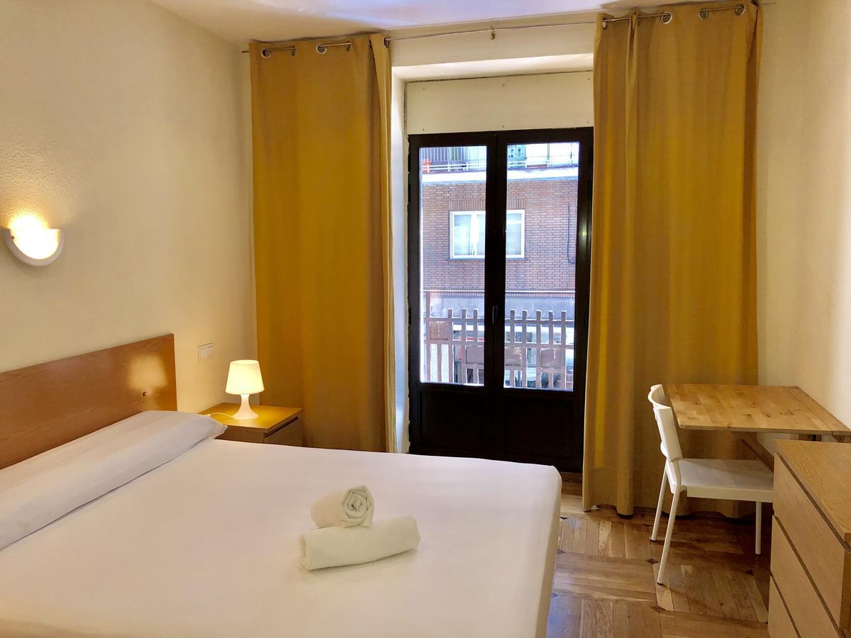 Hostal Arriaza Madrid Buitenkant foto