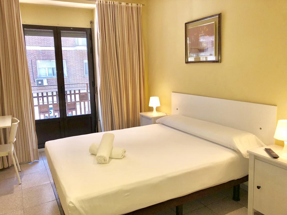 Hostal Arriaza Madrid Buitenkant foto