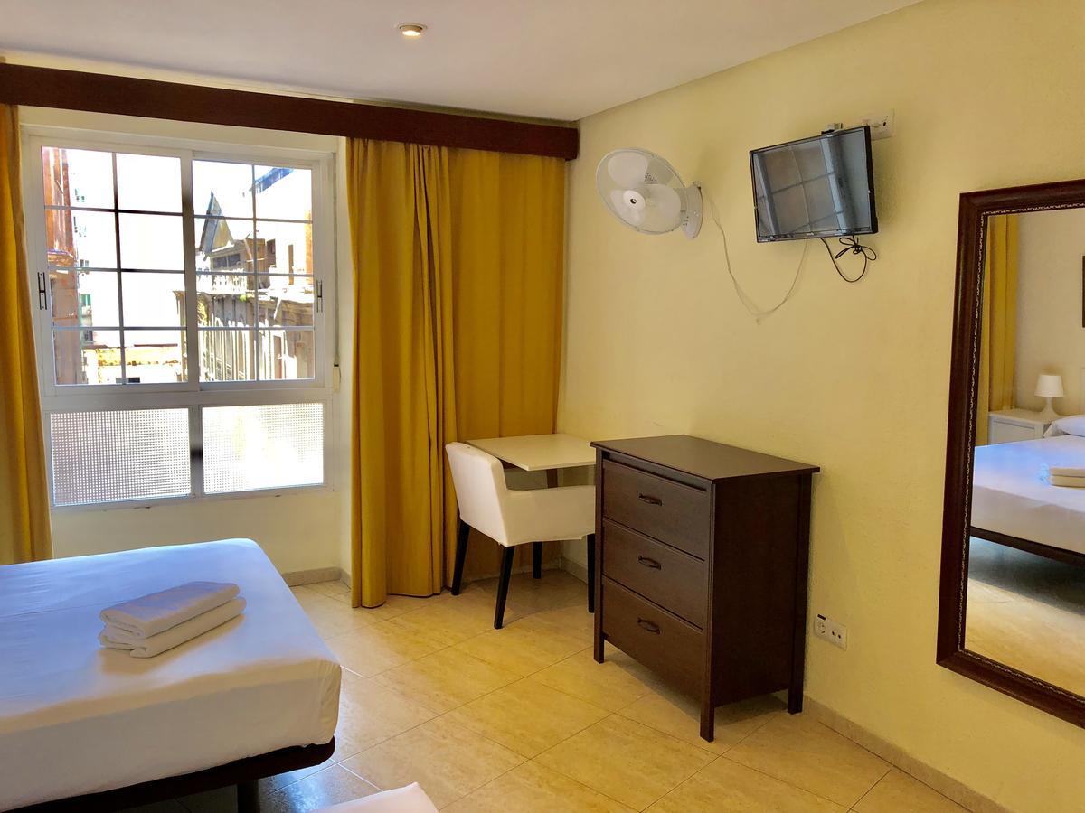Hostal Arriaza Madrid Buitenkant foto
