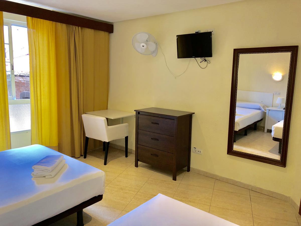 Hostal Arriaza Madrid Buitenkant foto
