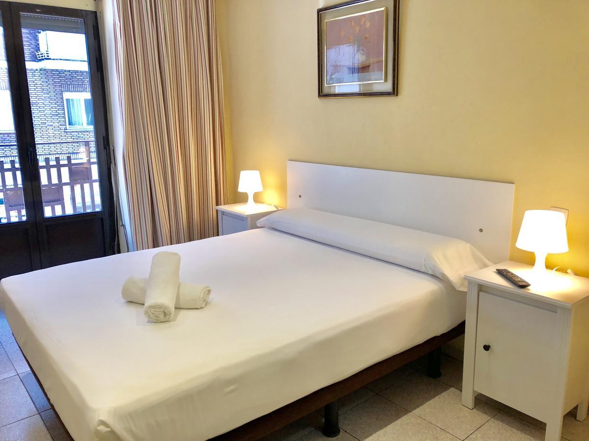 Hostal Arriaza Madrid Buitenkant foto