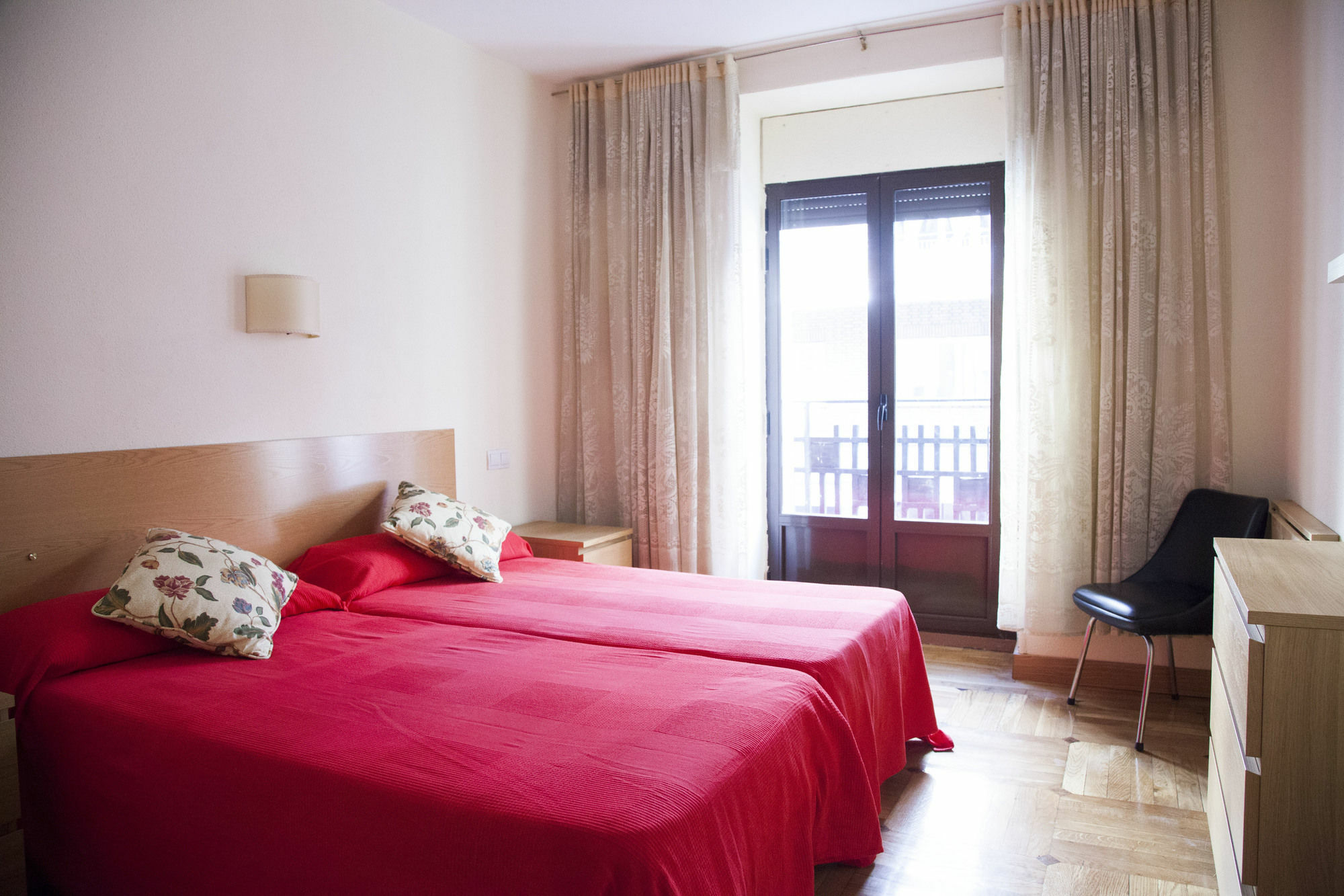 Hostal Arriaza Madrid Buitenkant foto